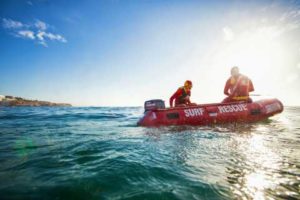 Surf rescue boat